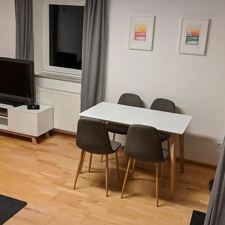 Moderne Ferienwohnung ウルム