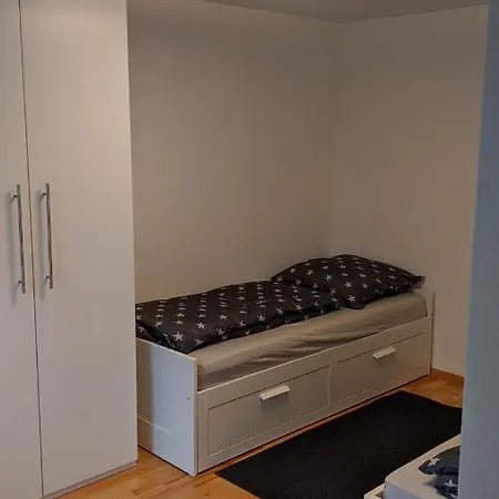 Moderne Ferienwohnung ホームステイ *
