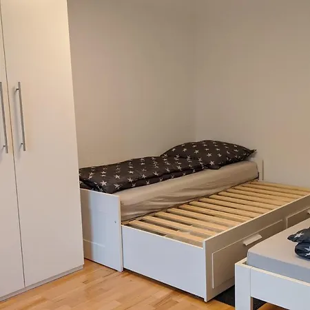 ホームステイ Moderne Ferienwohnung